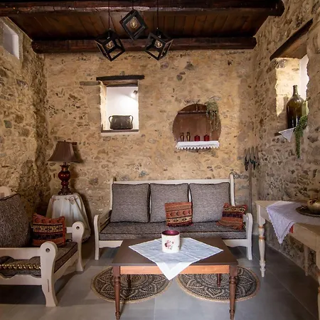 Apartament Hercules Traditional Galipe