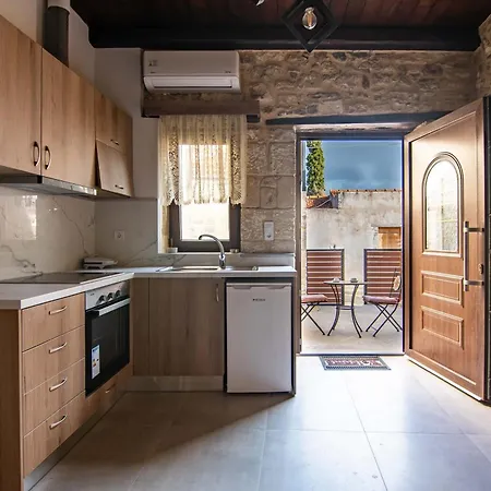Hercules Traditional Apartament Galipe