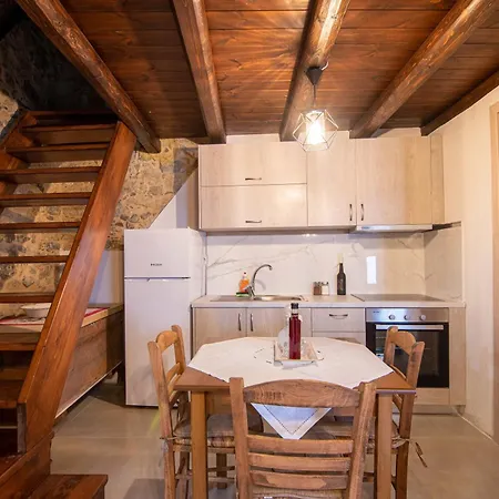 Hercules Traditional Apartament Galipe